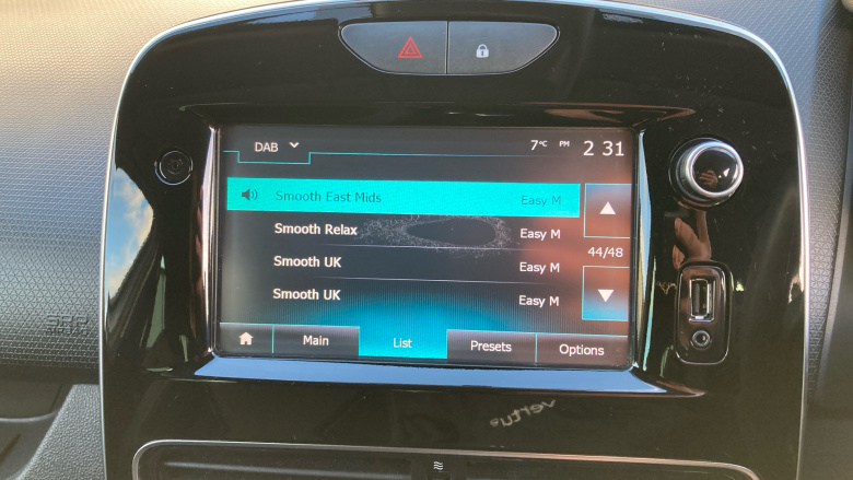 Renault Clio 0.9 TCE 75 Iconic 5dr Petrol Hatchback